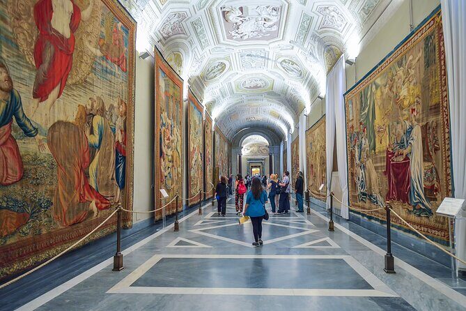 VIP Vatican, Sistine Chapel & St. Peter's Basilica Guided Tour - Vatican Museums in 1 Hour 45: The Highlights Shortcut