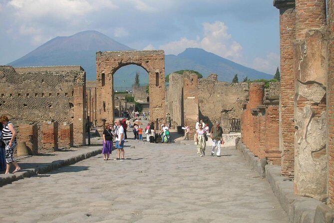 Visit in Pompeii - Pompeii Private Tour with Ada - Why Pompeii Feels Easier With a Highlights-First Plan